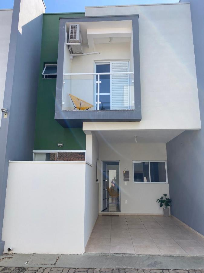 Loft Villa - Com Ar Condicionado No Centro Da Cidade Бойтува Екстериор снимка
